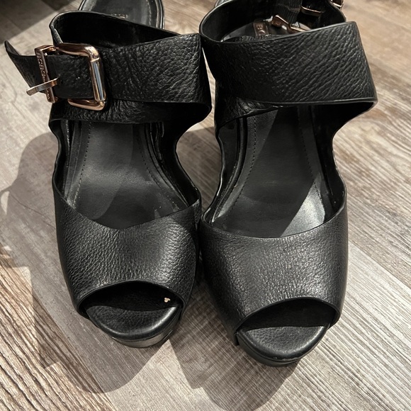 BCBG Generation wedge sandals - Picture 4 of 10